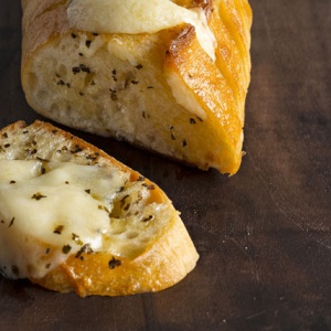 Pan De Ajo Con Queso